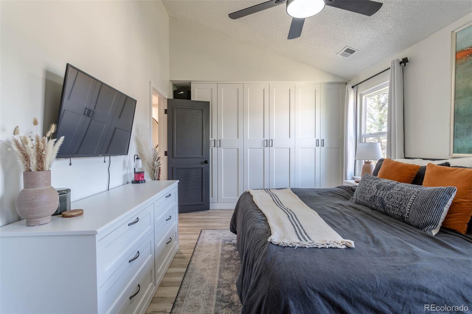 MLS Image #7 for 10335 e peakview avenue b,englewood, Colorado