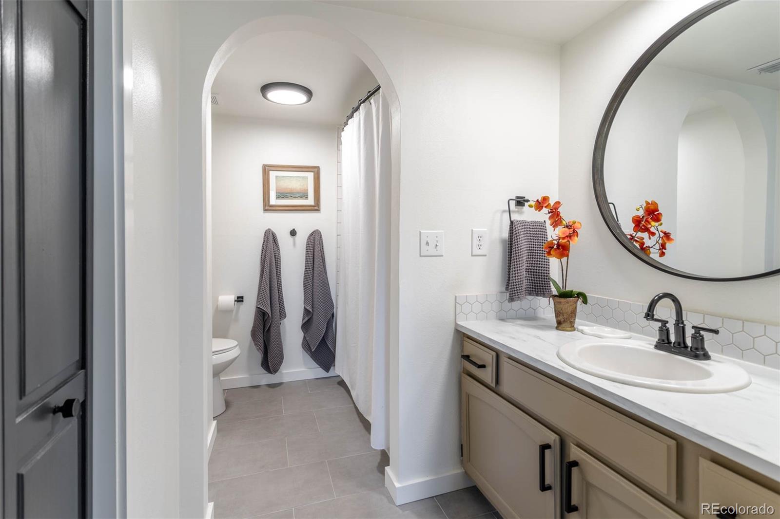 MLS Image #9 for 10335 e peakview avenue b,englewood, Colorado