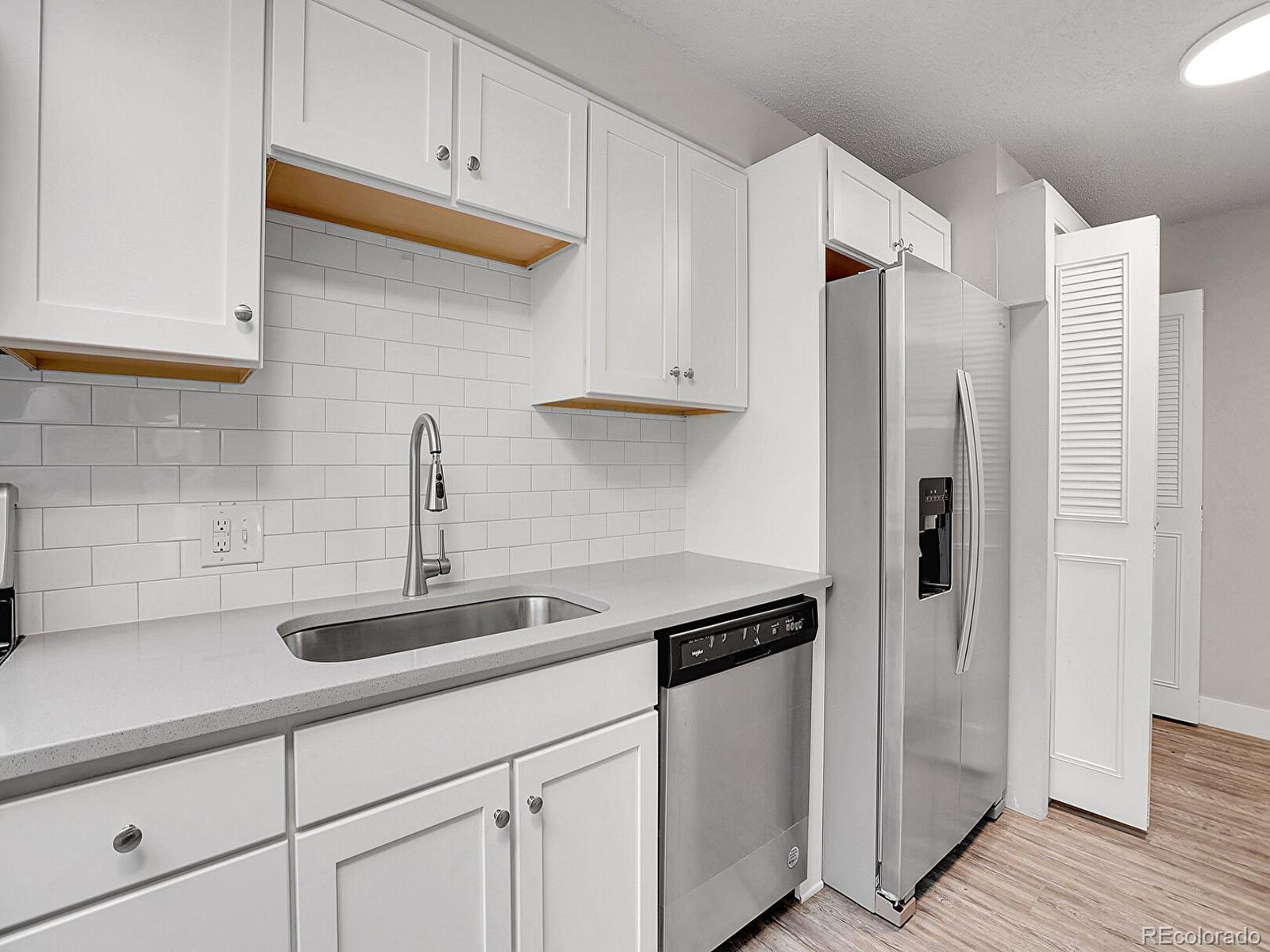 MLS Image #10 for 2895 s locust street,denver, Colorado