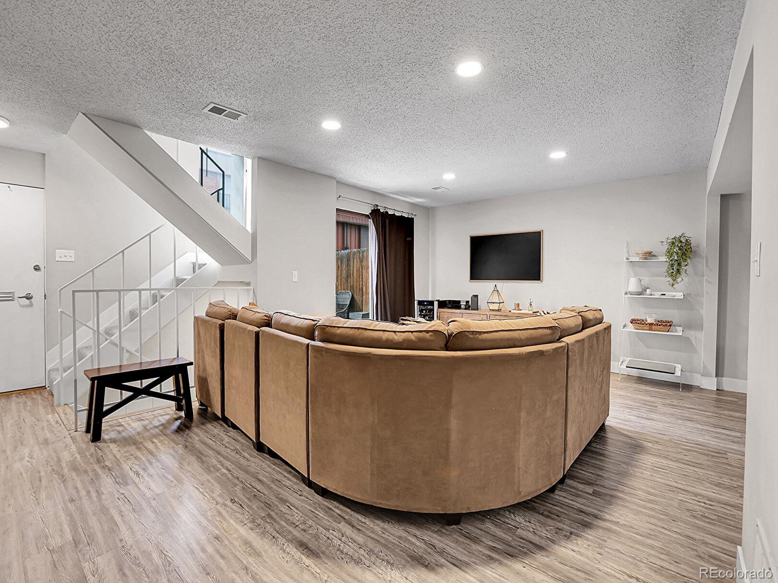 MLS Image #5 for 2895 s locust street,denver, Colorado