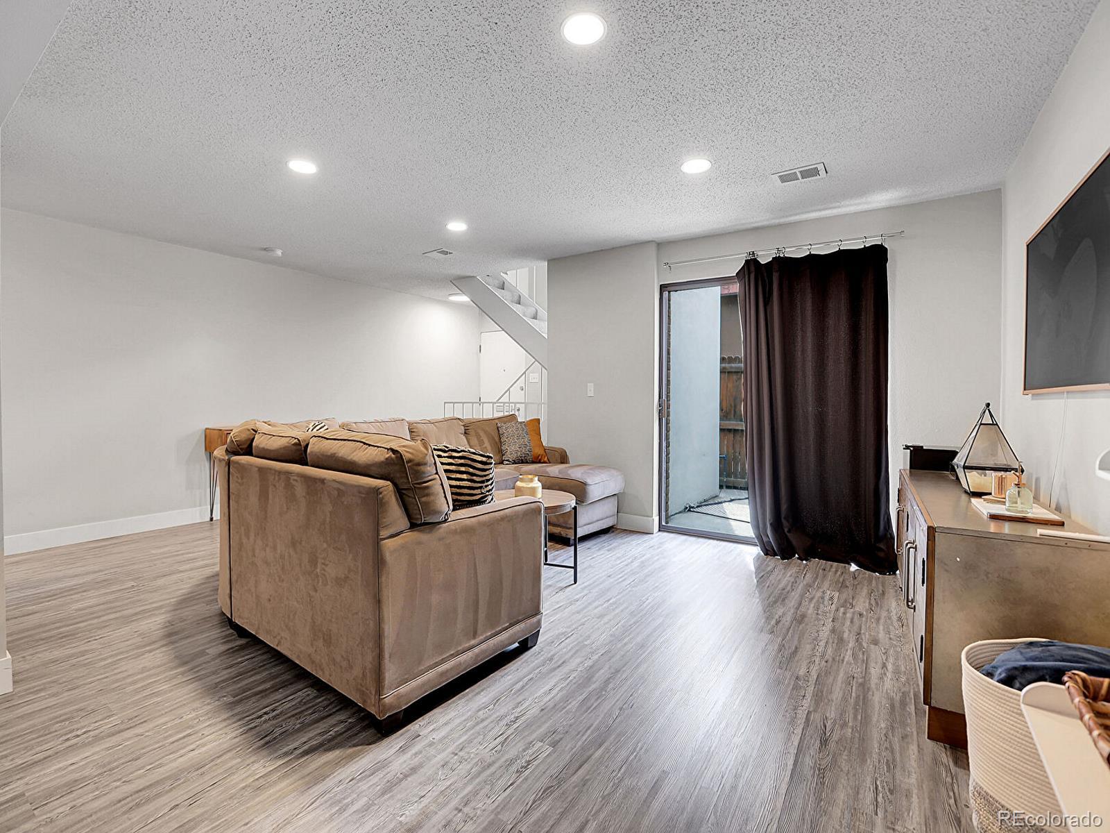 MLS Image #6 for 2895 s locust street,denver, Colorado
