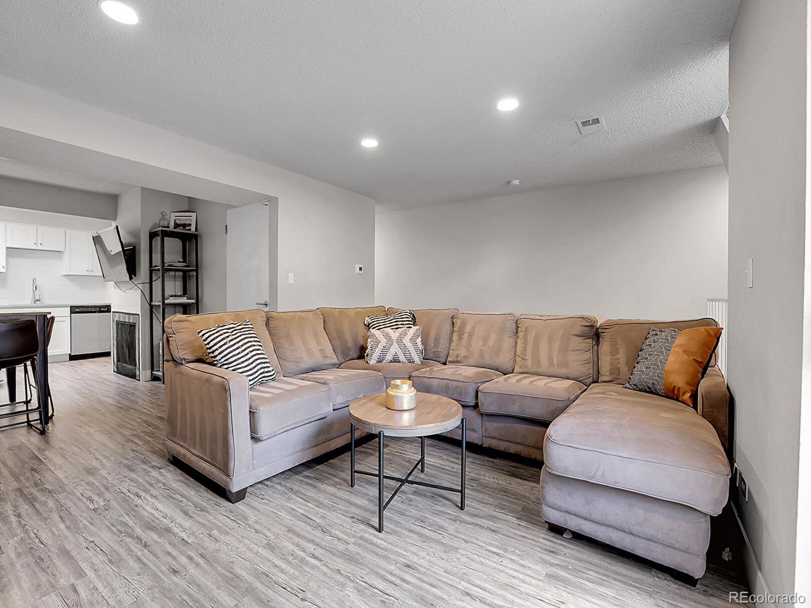MLS Image #7 for 2895 s locust street,denver, Colorado