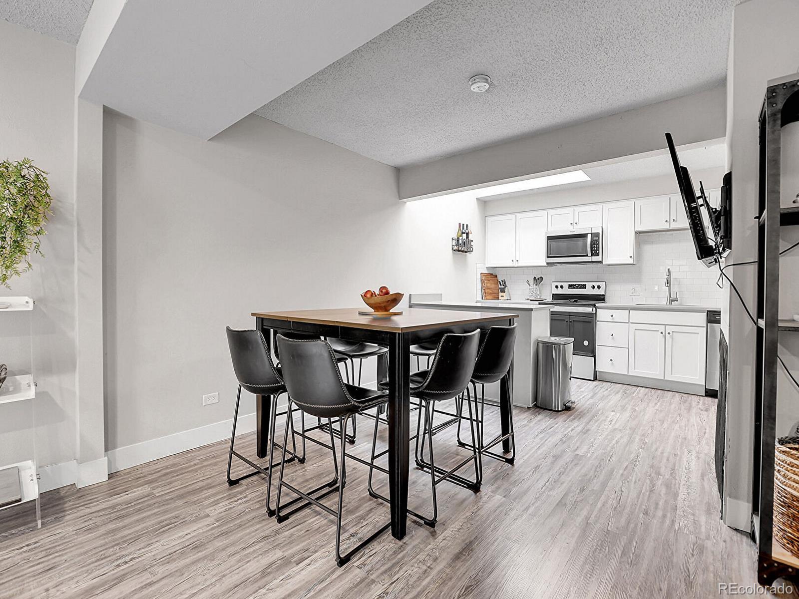 MLS Image #8 for 2895 s locust street,denver, Colorado