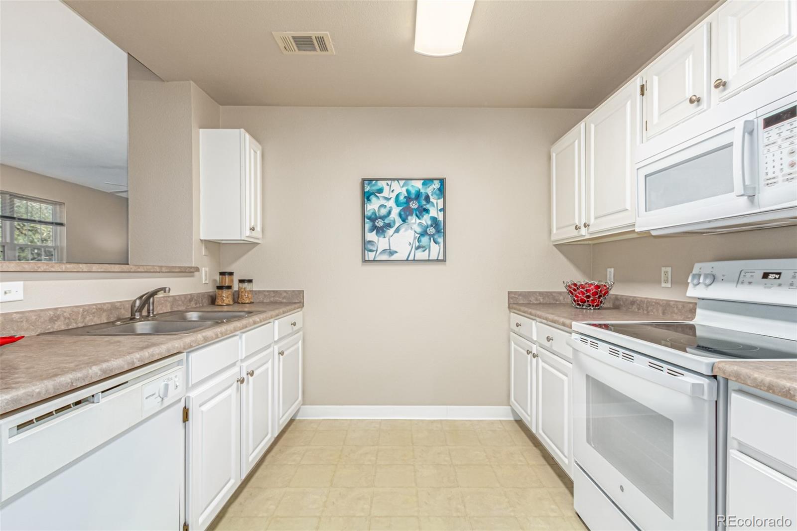 MLS Image #11 for 12760  ironstone way 103,parker, Colorado