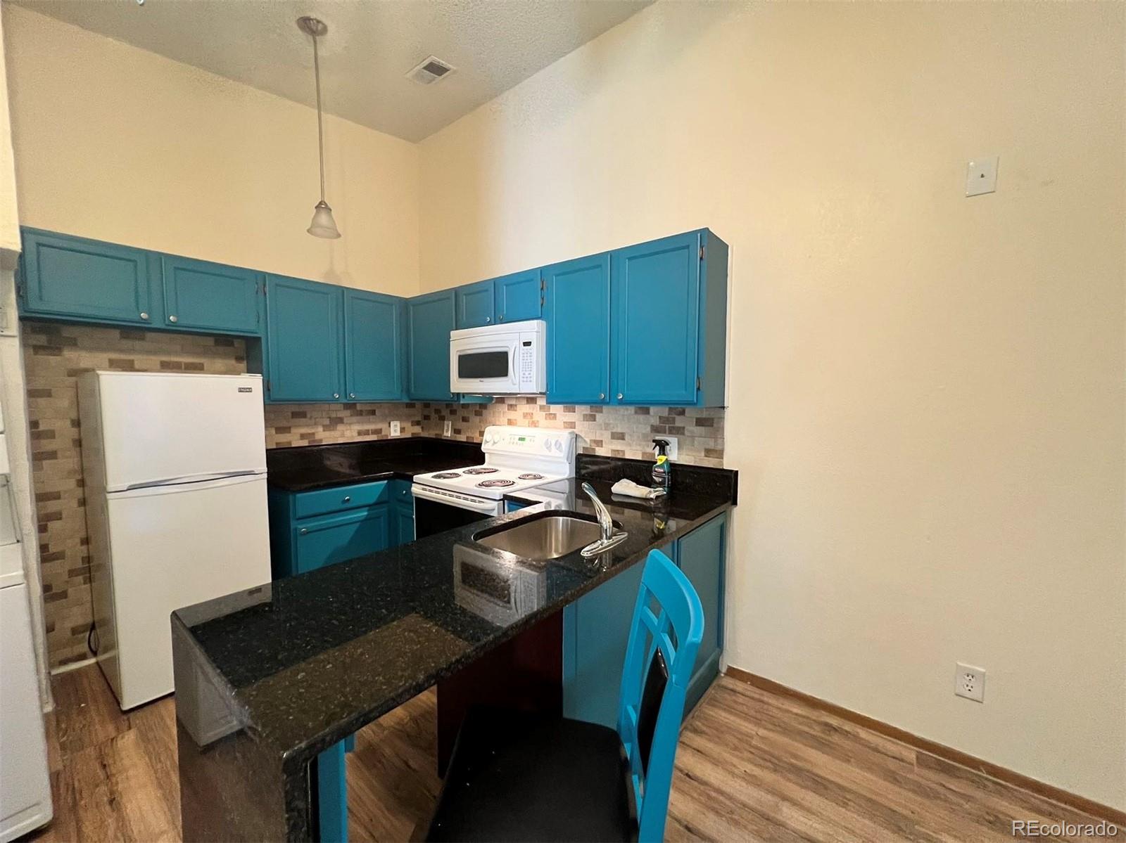 MLS Image #2 for 909 s dawson way 19,aurora, Colorado