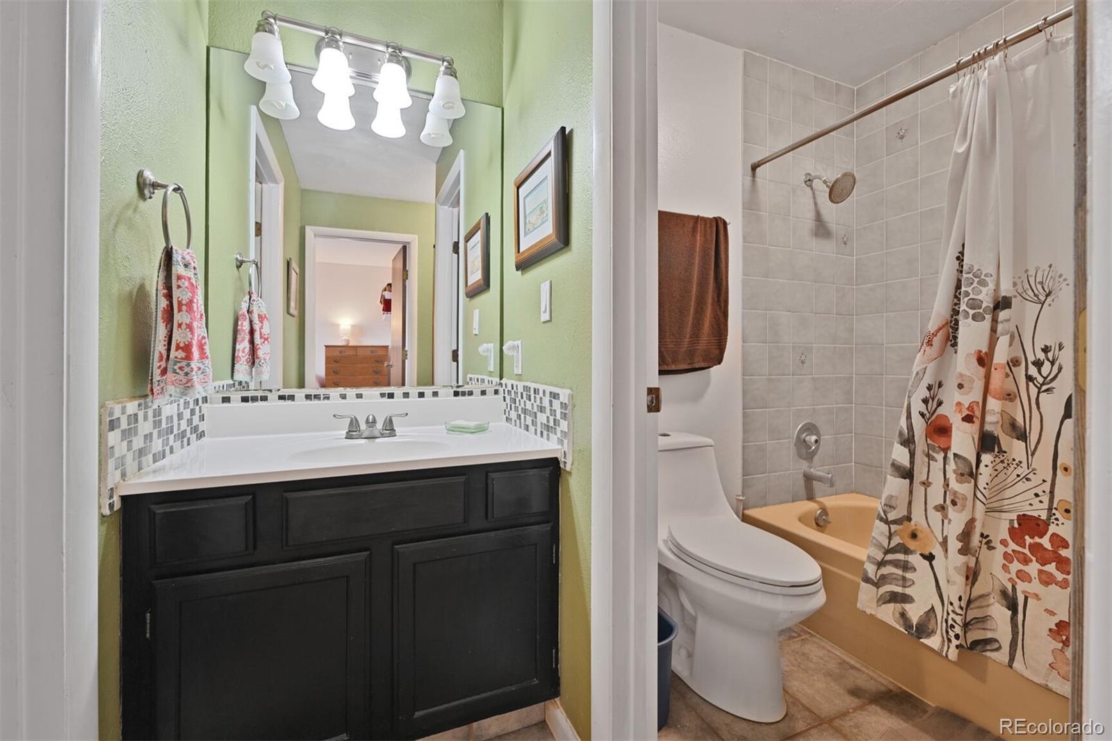 MLS Image #9 for 10530 w jewell avenue,lakewood, Colorado