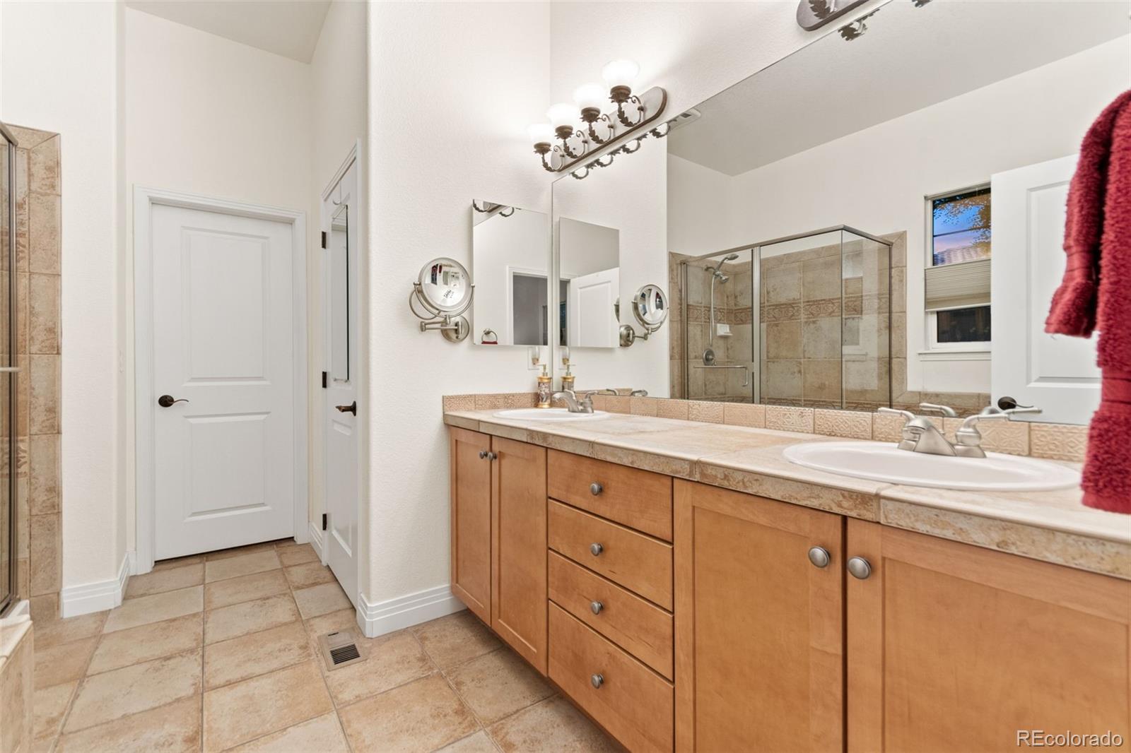 MLS Image #20 for 7444 e 9th avenue,denver, Colorado
