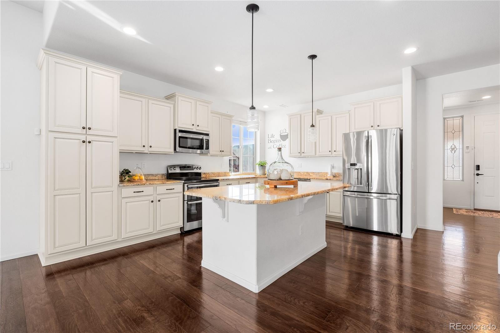 MLS Image #6 for 19543 e 54th avenue,denver, Colorado