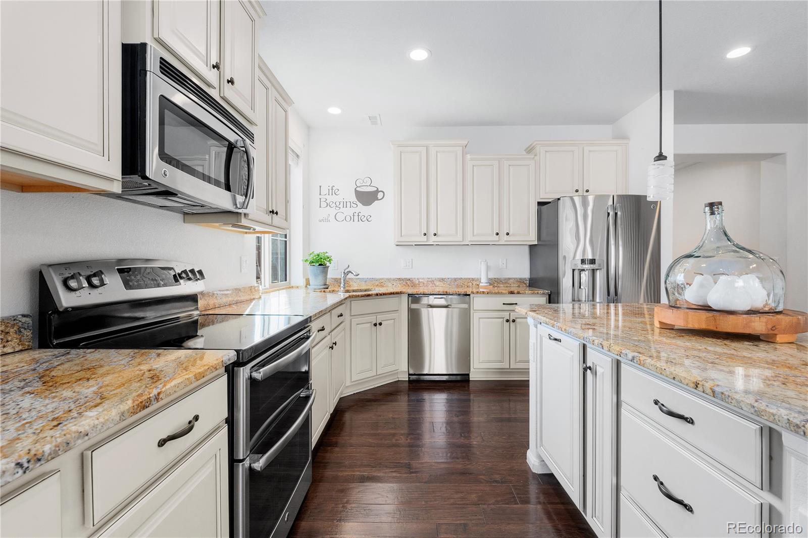 MLS Image #7 for 19543 e 54th avenue,denver, Colorado