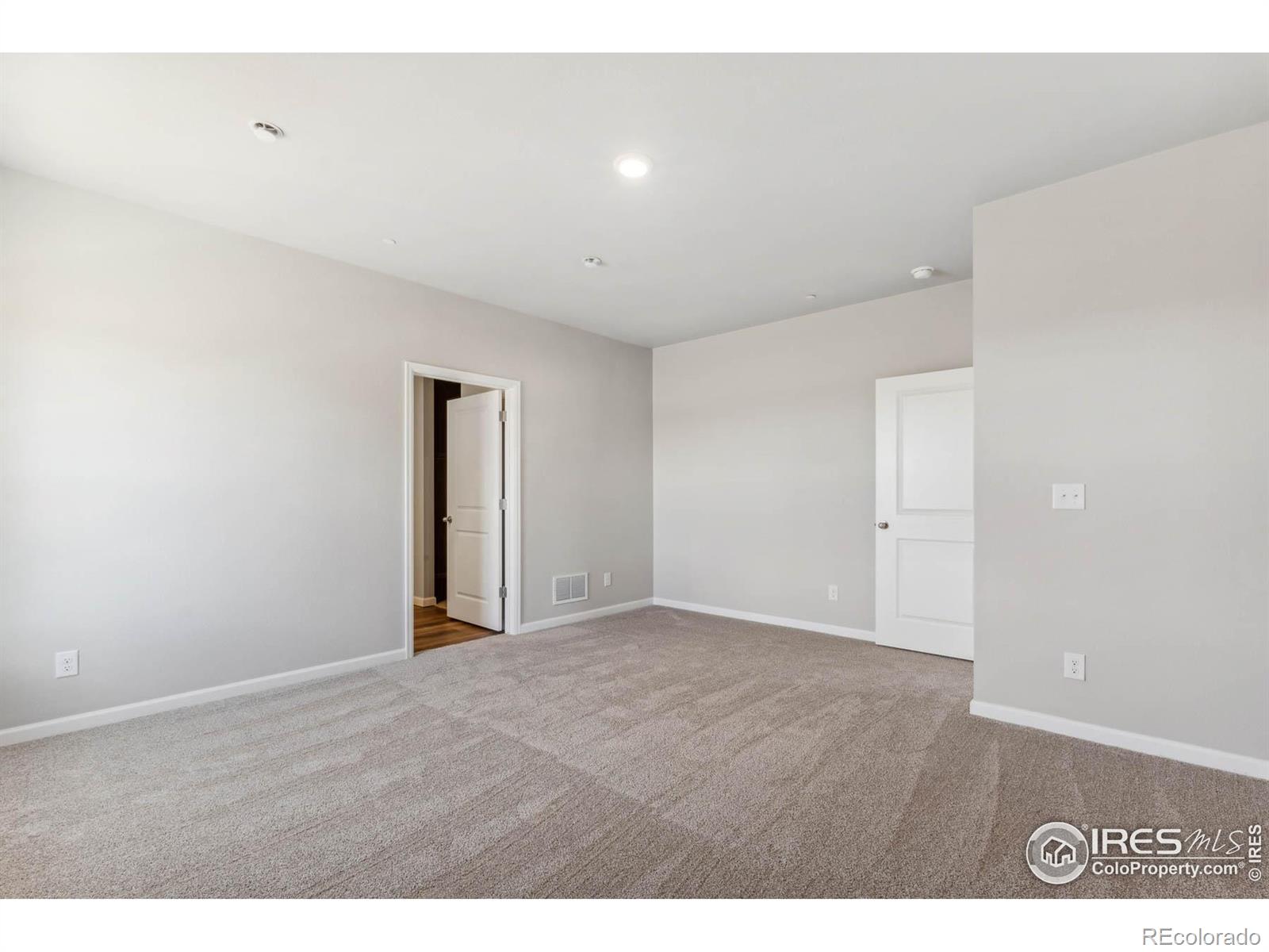 MLS Image #8 for 137  robin road,johnstown, Colorado