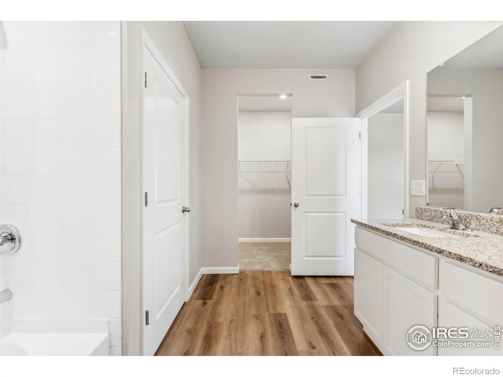 MLS Image #9 for 137  robin road,johnstown, Colorado
