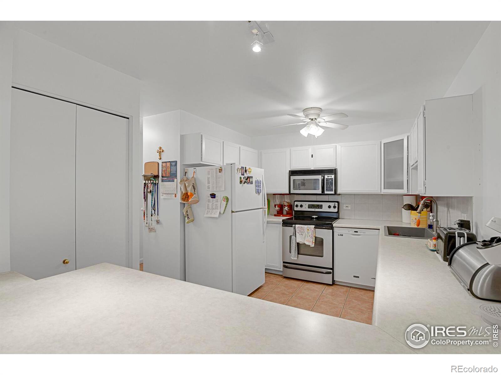 MLS Image #8 for 665 s alton way,denver, Colorado