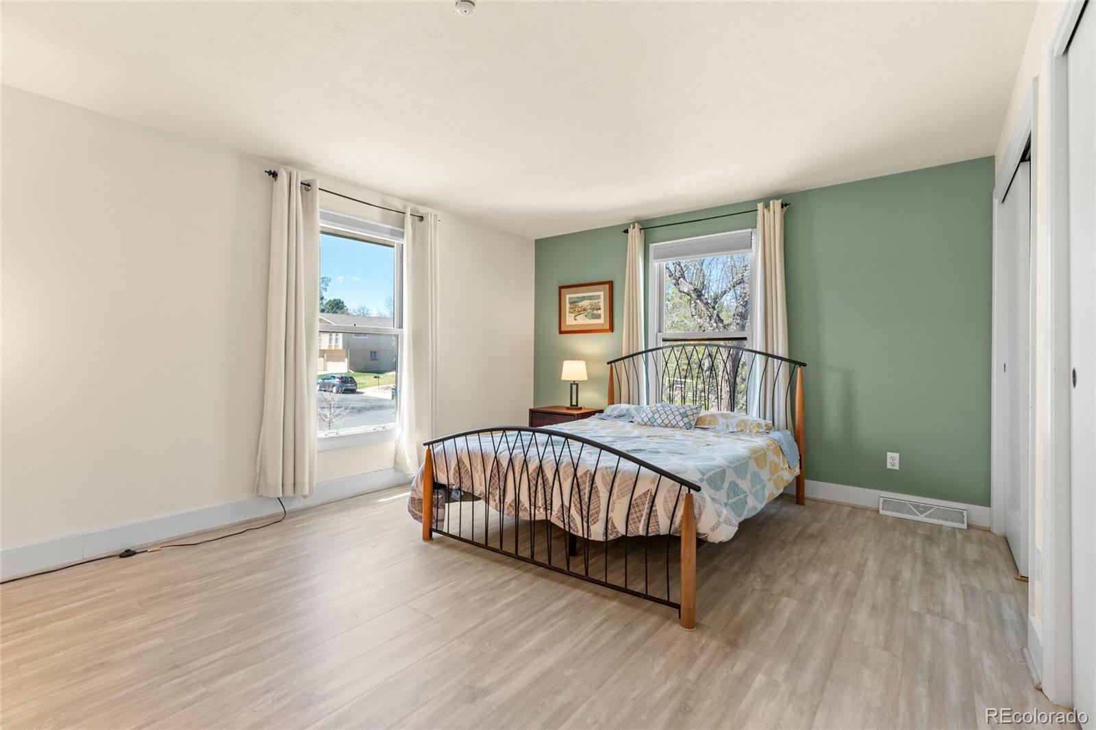 MLS Image #20 for 3970 s syracuse way,denver, Colorado