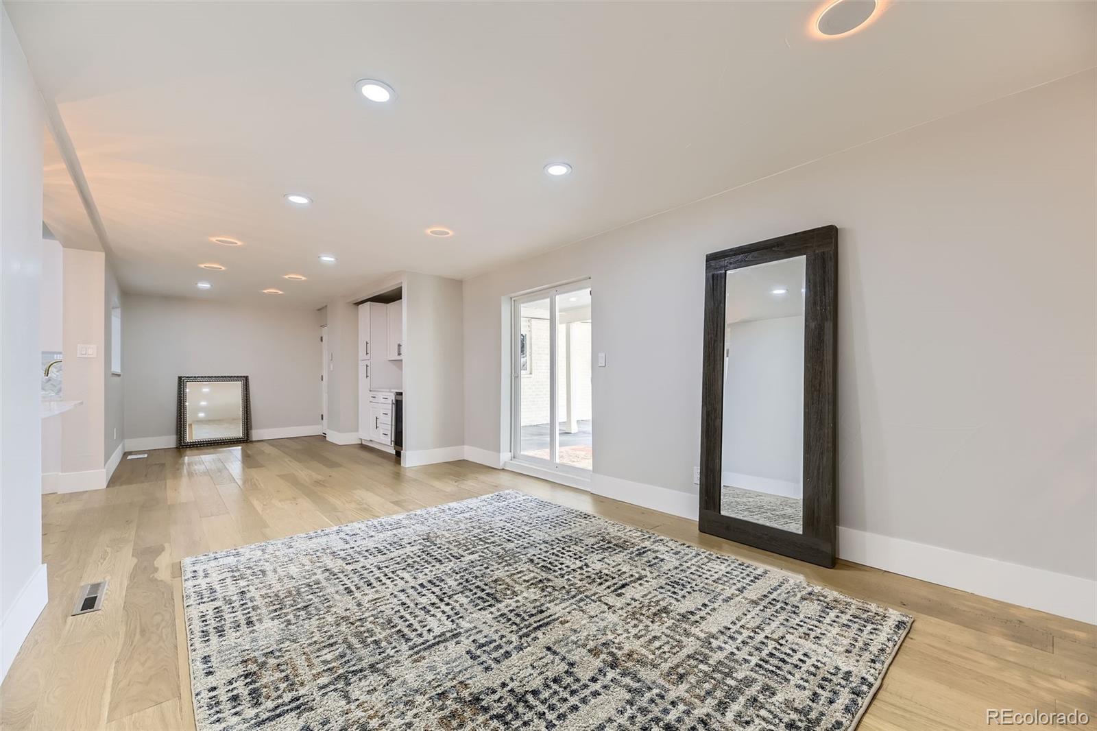 MLS Image #13 for 2930 n monaco parkway,denver, Colorado