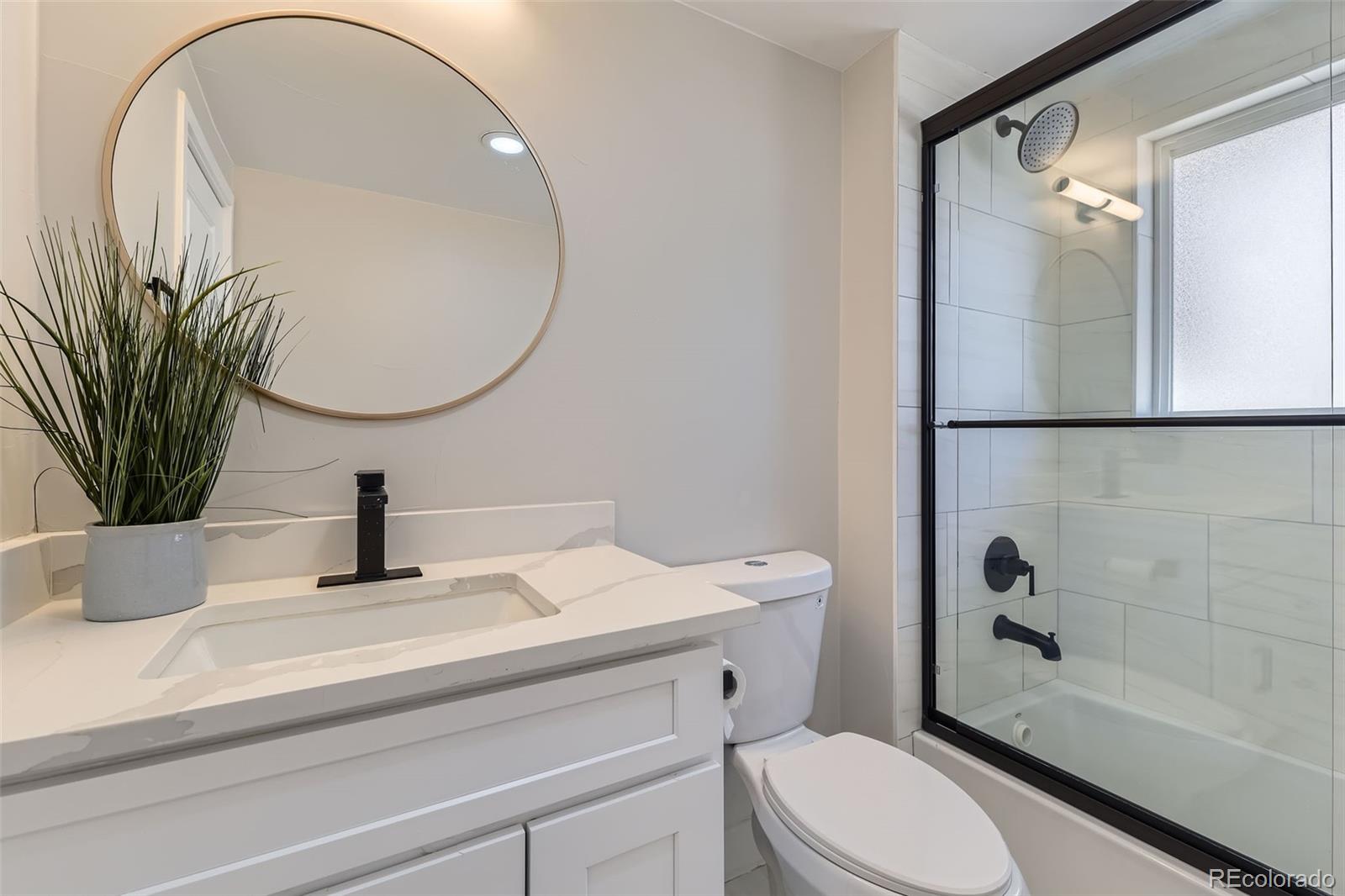 MLS Image #20 for 2930 n monaco parkway,denver, Colorado