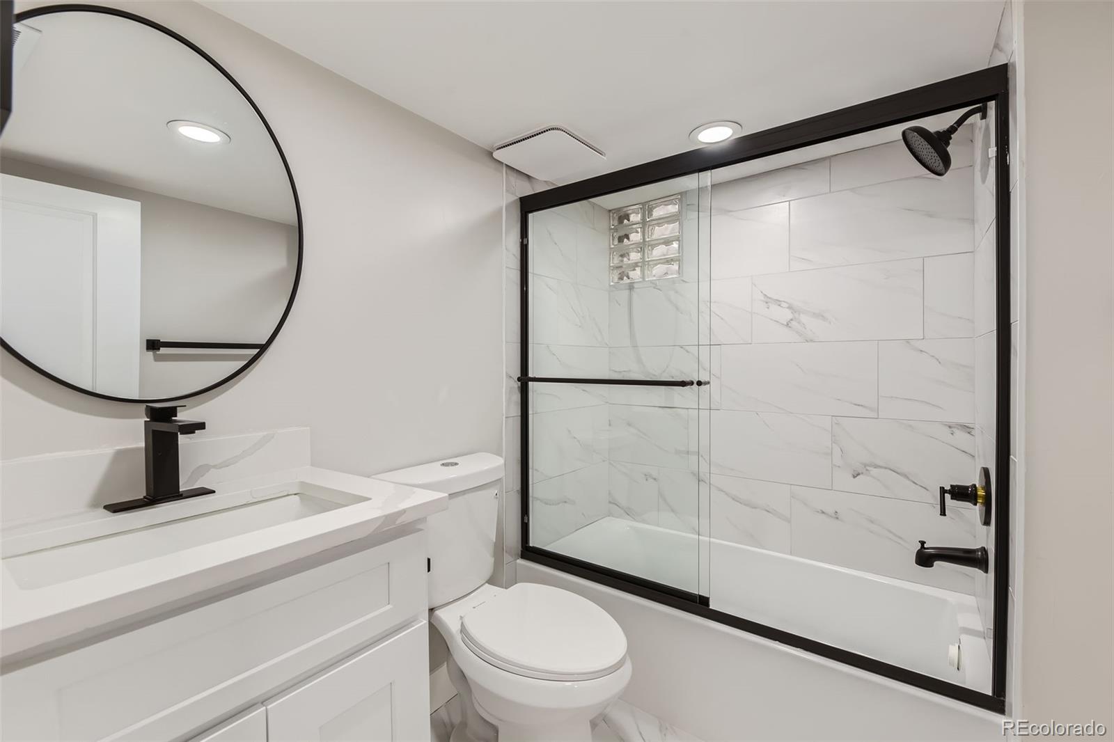 MLS Image #23 for 2930 n monaco parkway,denver, Colorado