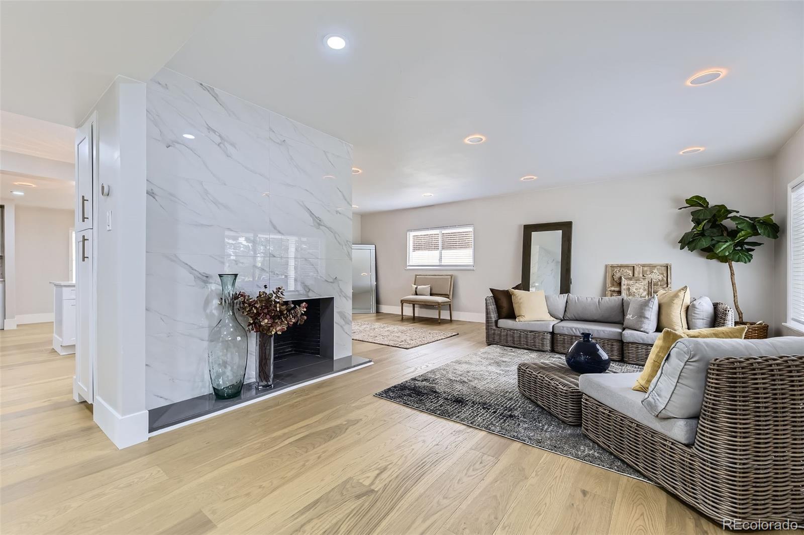 MLS Image #3 for 2930 n monaco parkway,denver, Colorado