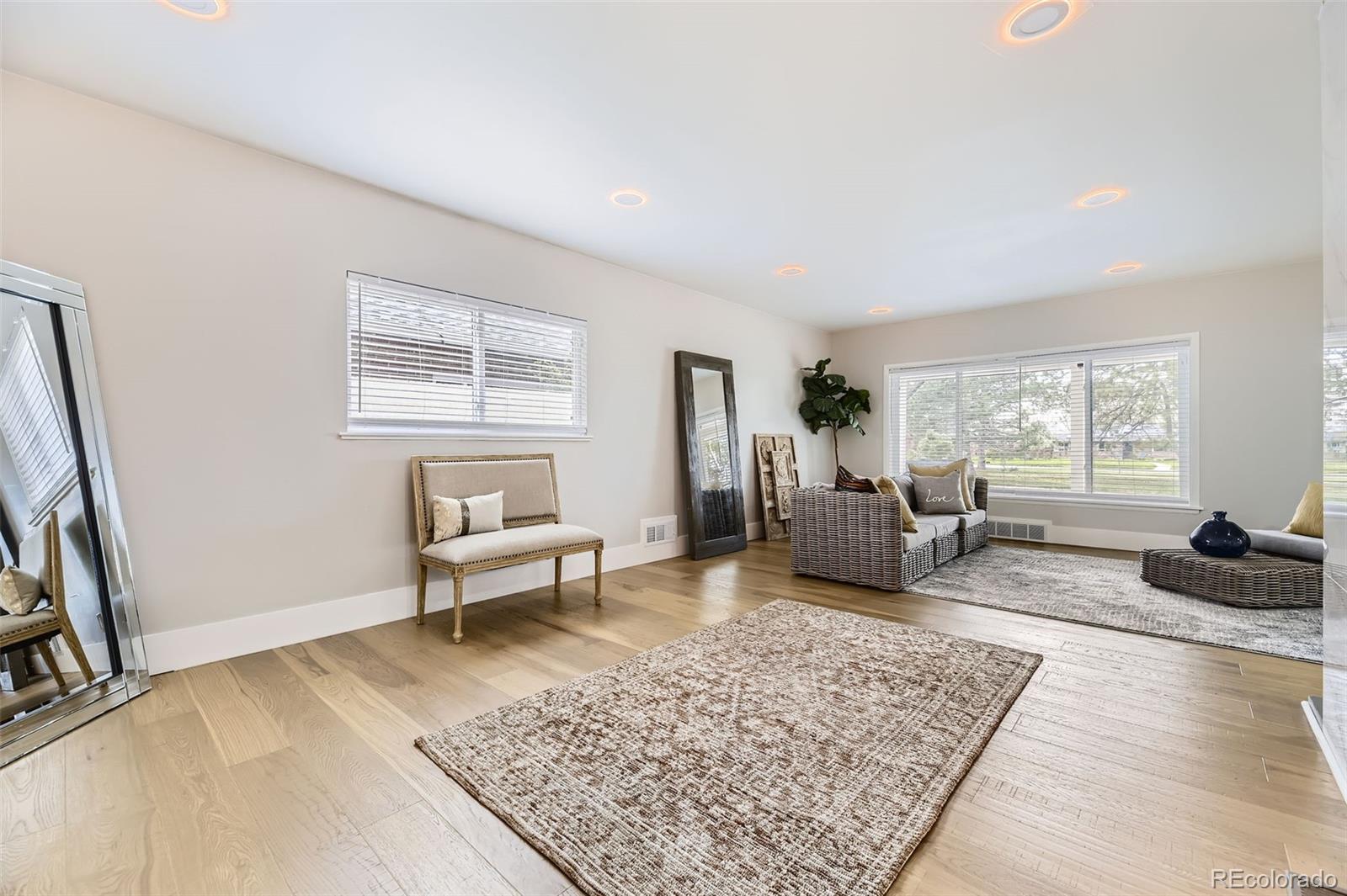 MLS Image #6 for 2930 n monaco parkway,denver, Colorado