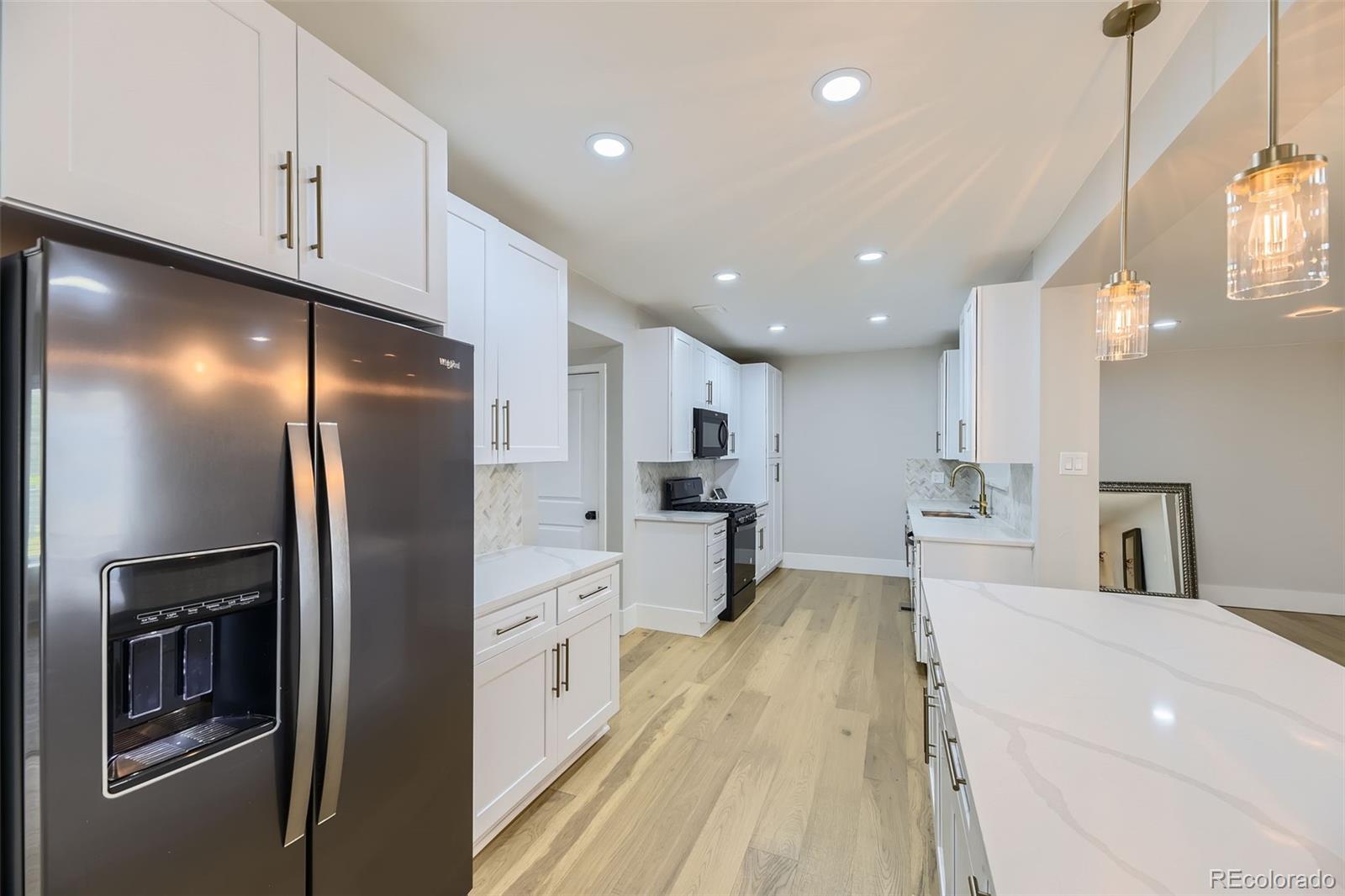 MLS Image #7 for 2930 n monaco parkway,denver, Colorado