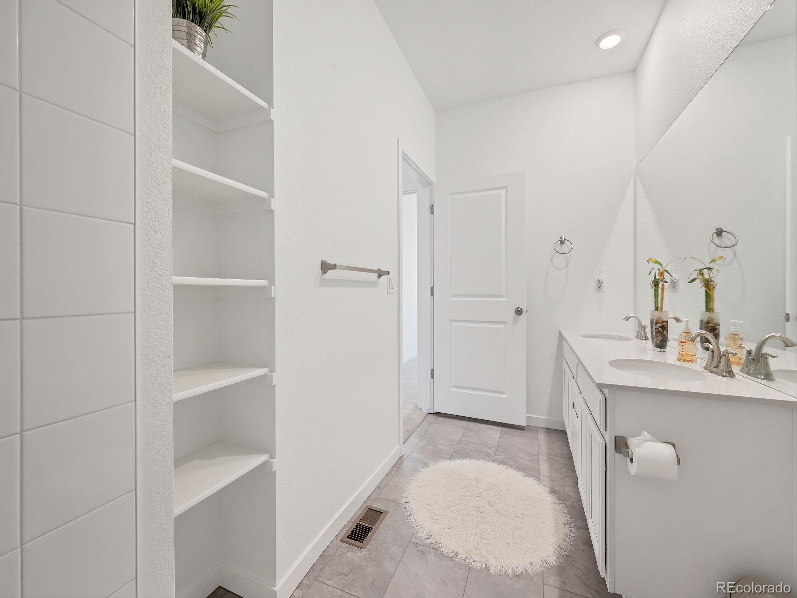 MLS Image #18 for 7346 w asbury drive,denver, Colorado