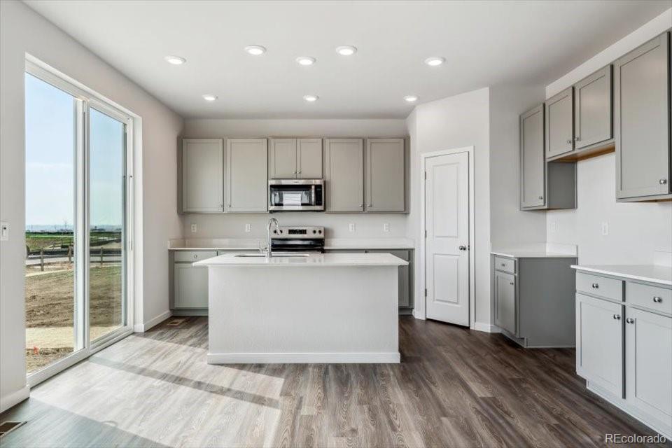 MLS Image #6 for 14378  heritage drive,mead, Colorado