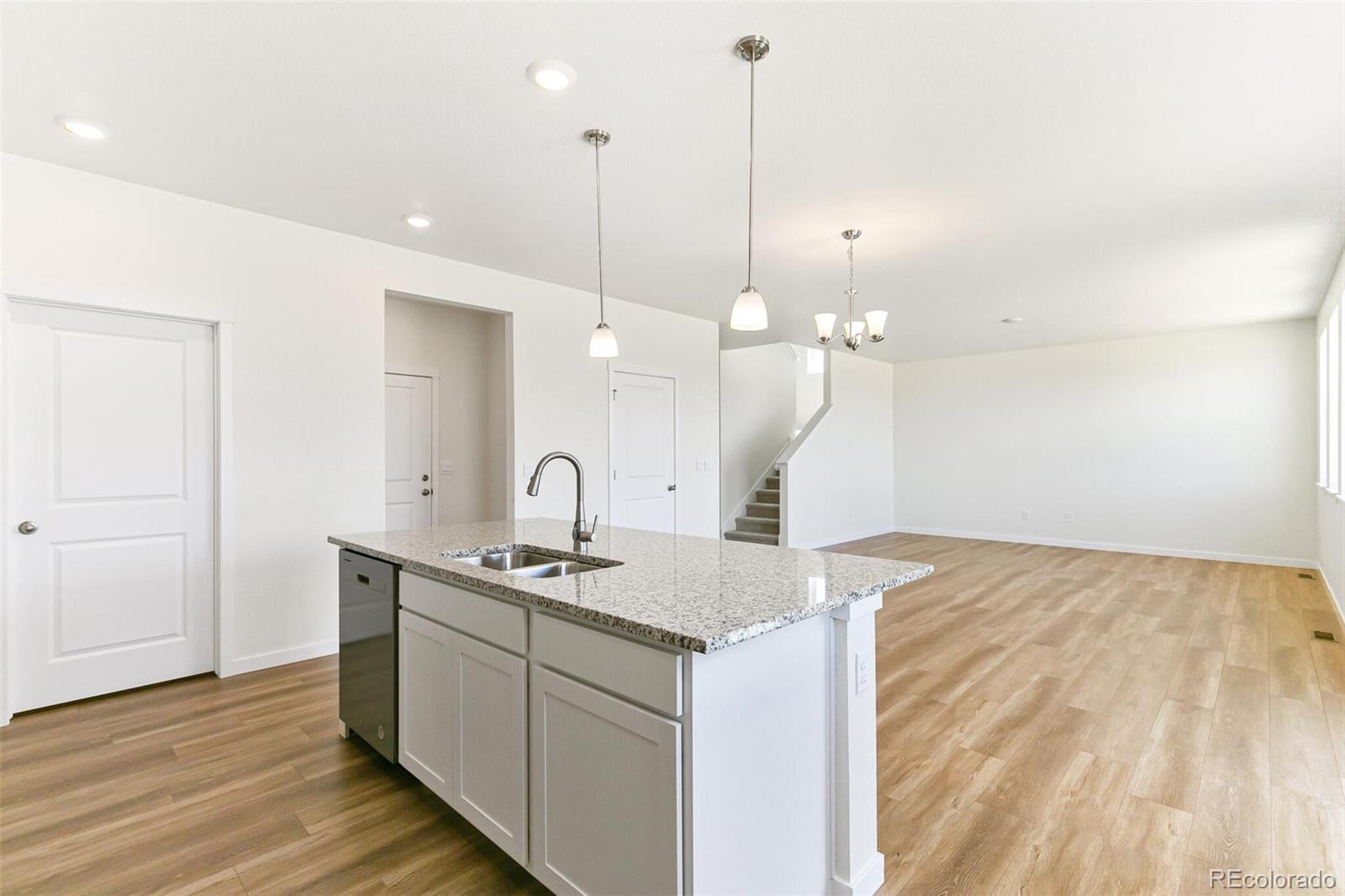 MLS Image #12 for 9886  ceylon court,commerce city, Colorado