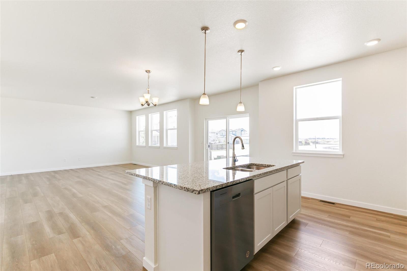 MLS Image #13 for 9886  ceylon court,commerce city, Colorado