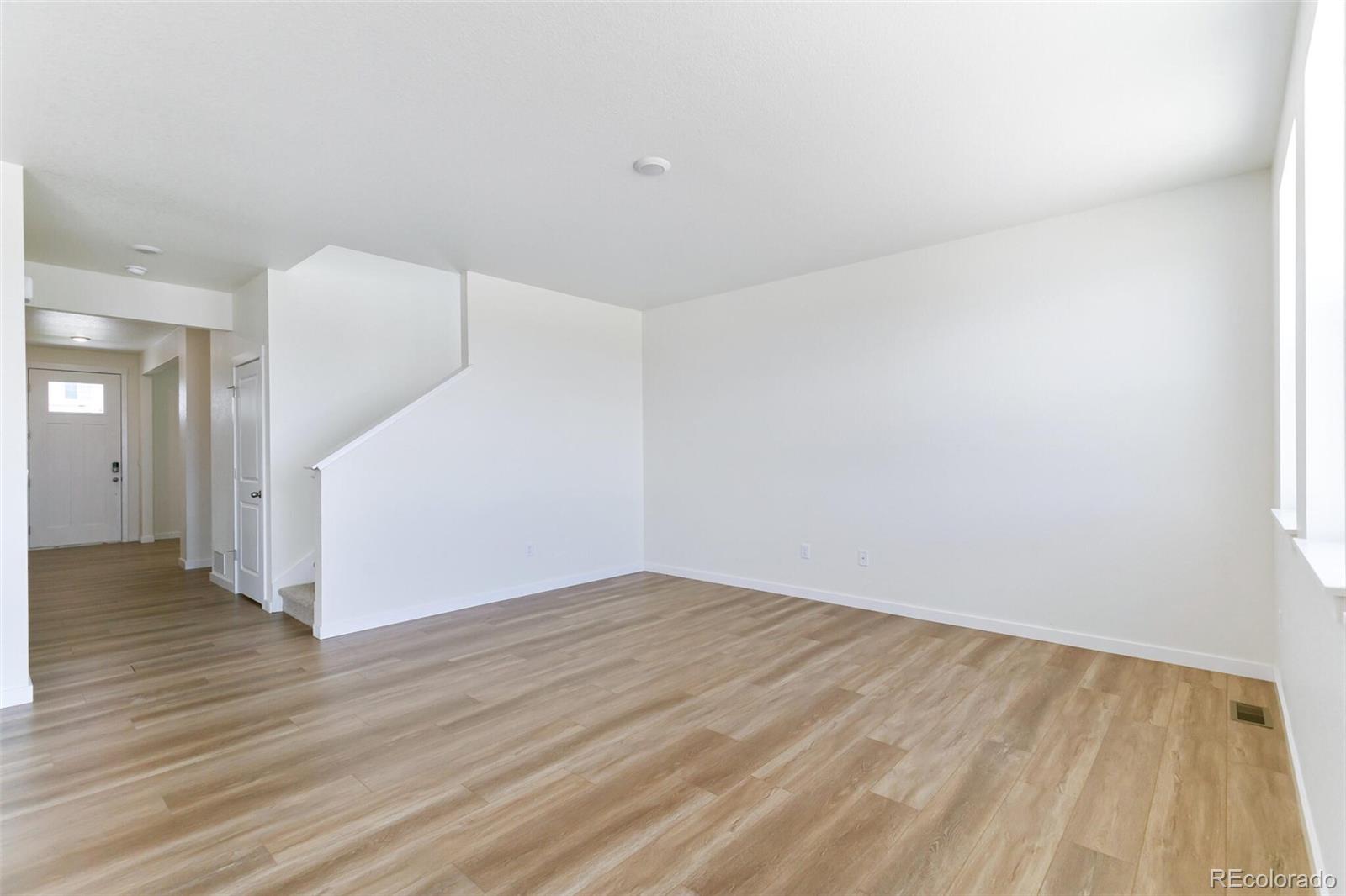MLS Image #6 for 9886  ceylon court,commerce city, Colorado