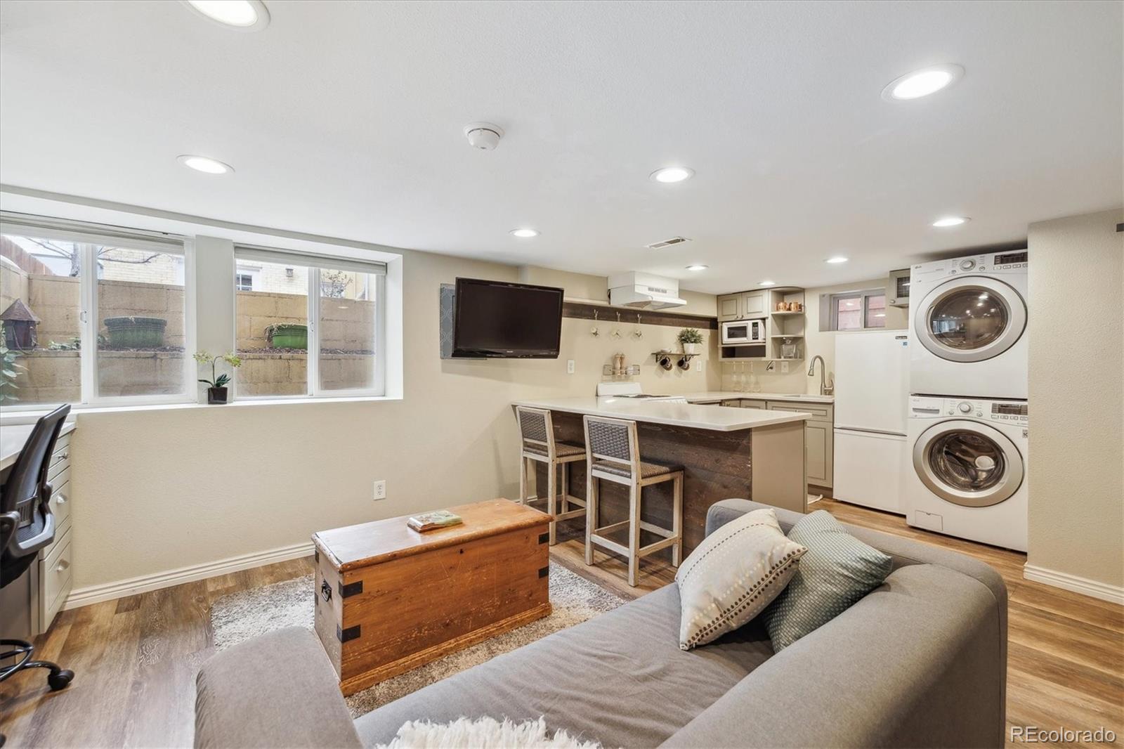 MLS Image #25 for 263 n logan street,denver, Colorado
