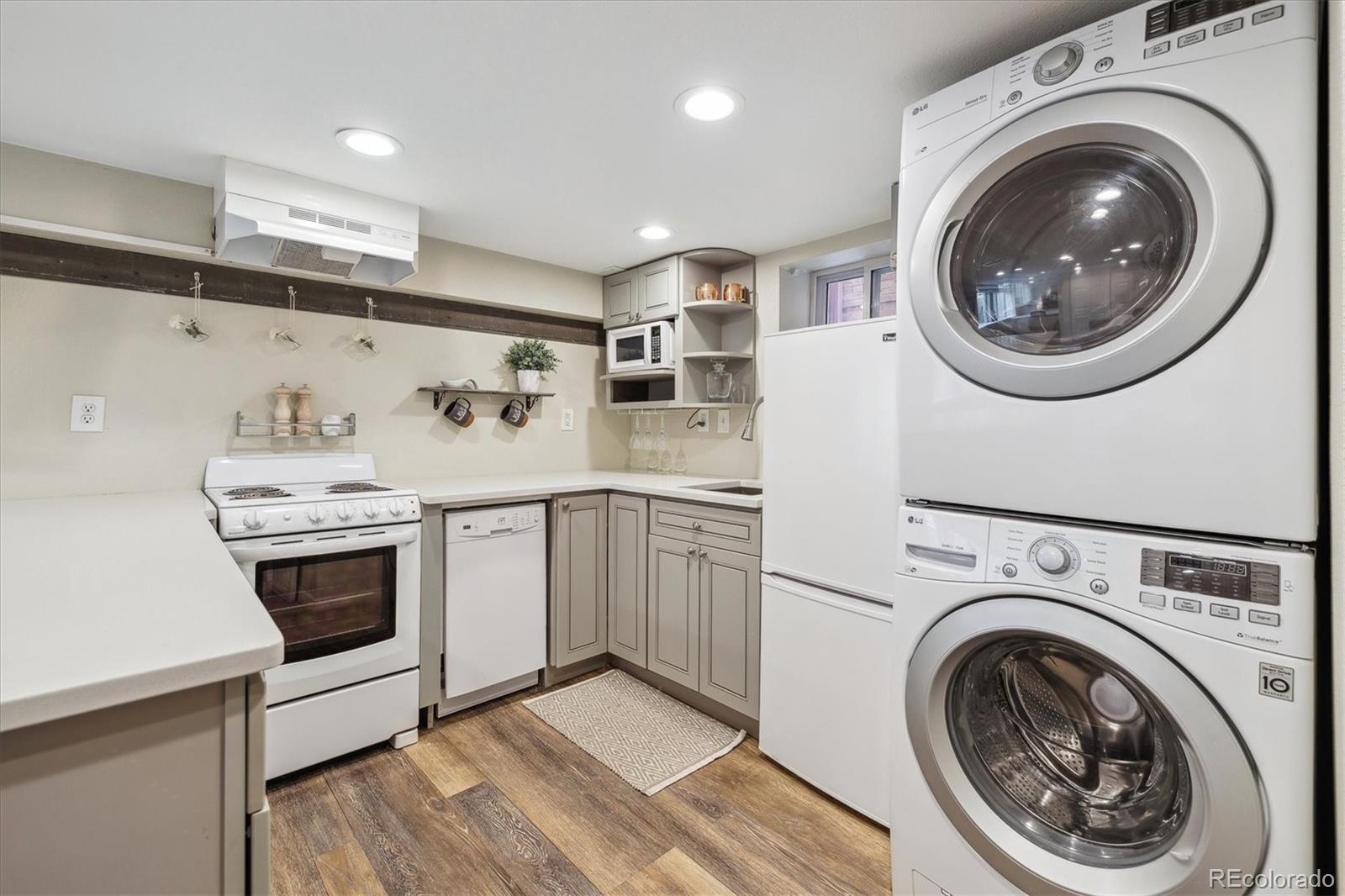 MLS Image #28 for 263 n logan street,denver, Colorado