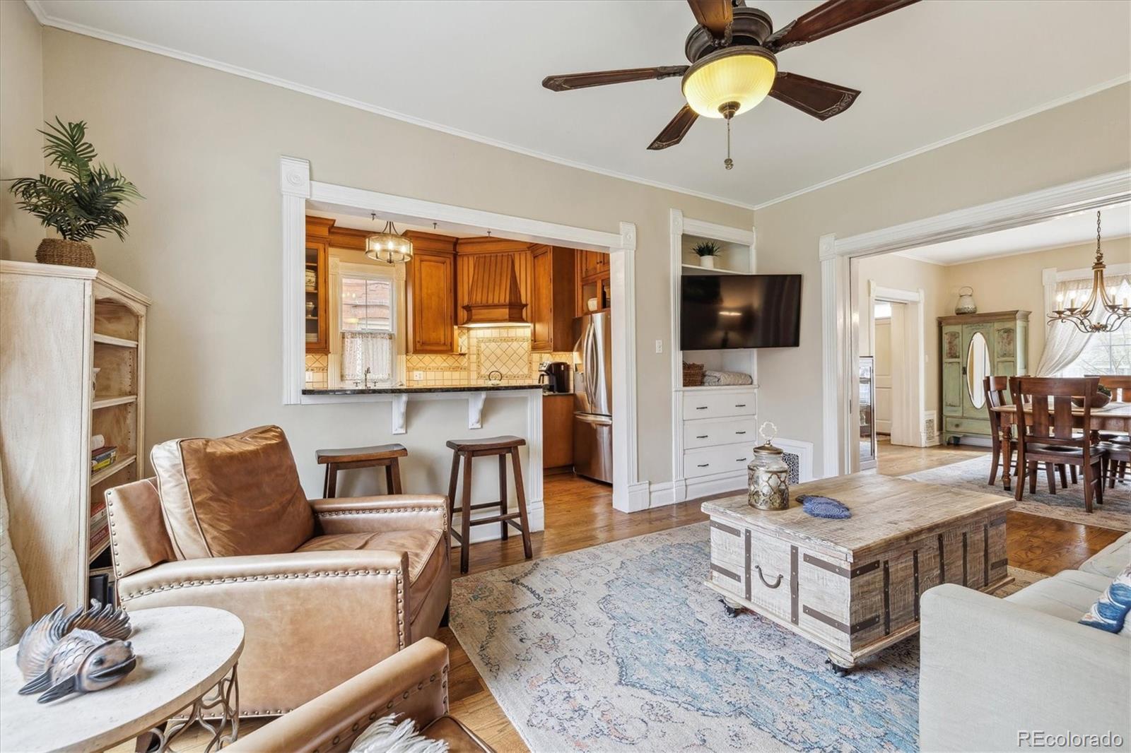 MLS Image #6 for 263 n logan street,denver, Colorado