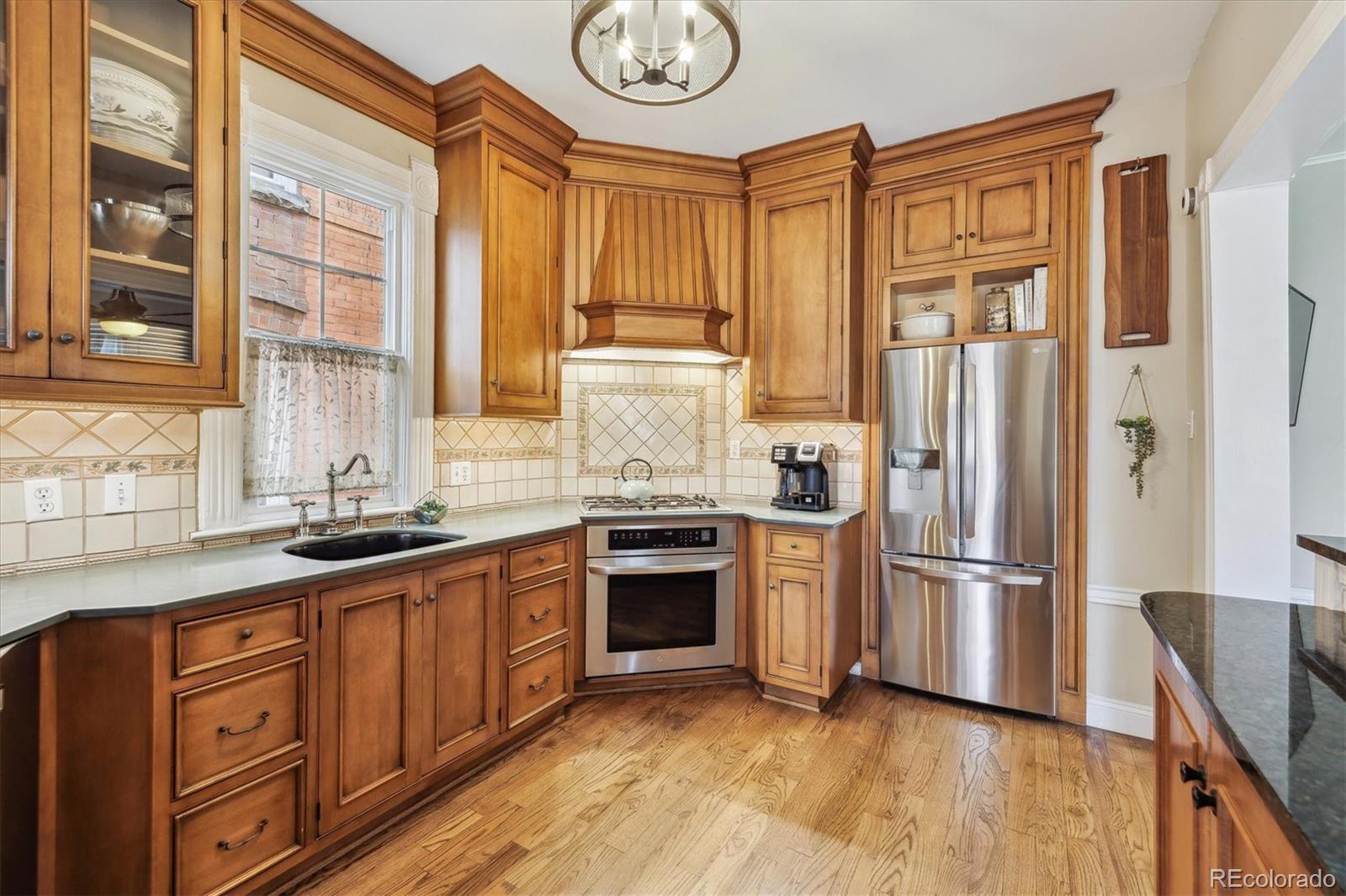 MLS Image #9 for 263 n logan street,denver, Colorado