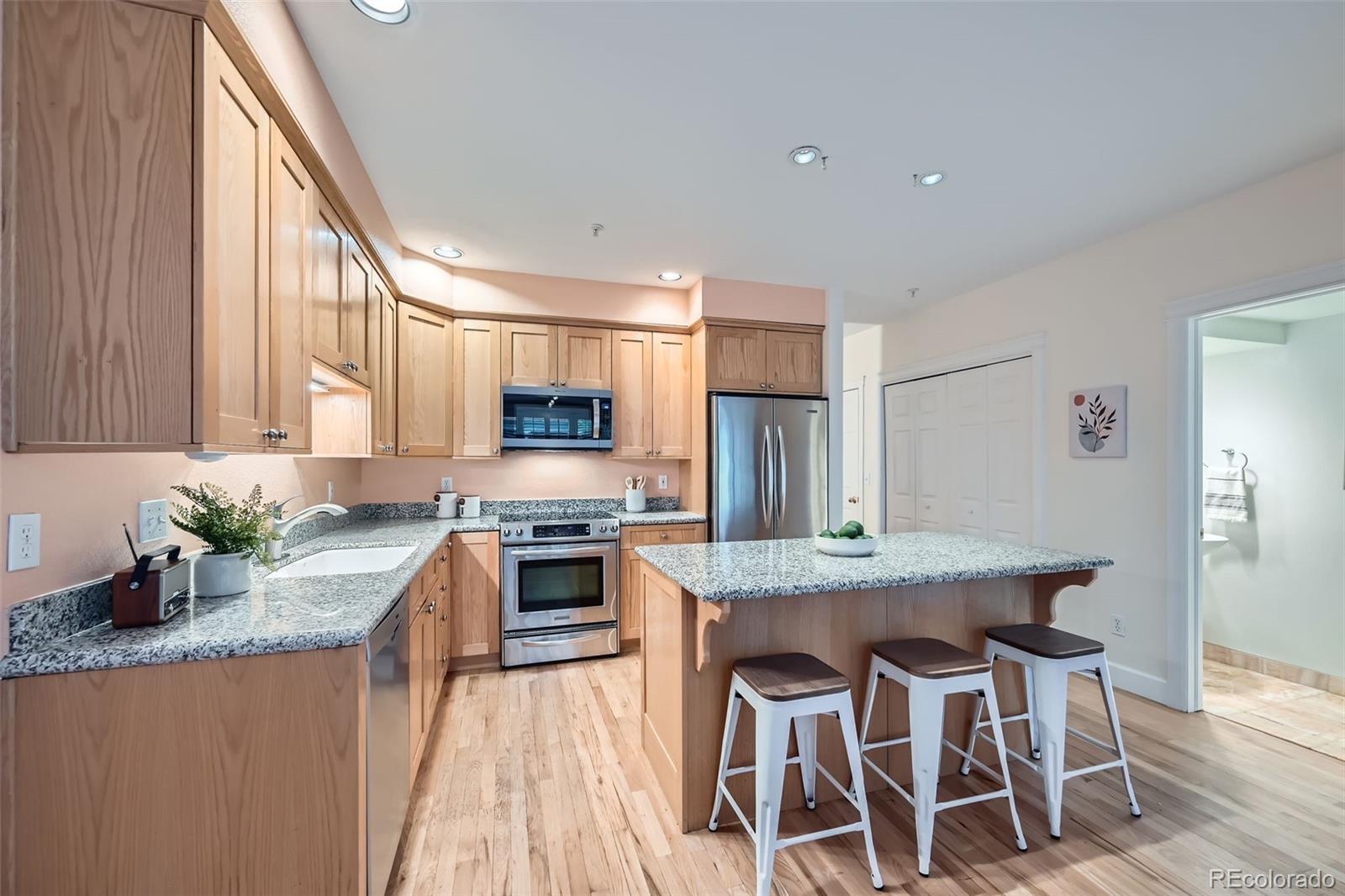 MLS Image #10 for 753  pearl street,boulder, Colorado