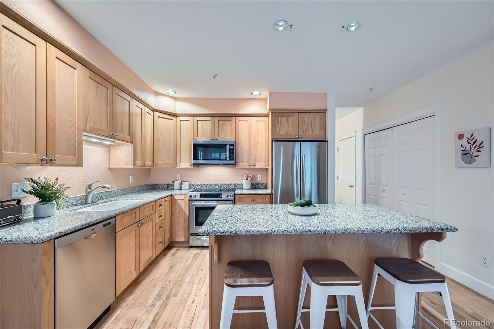 MLS Image #11 for 753  pearl street,boulder, Colorado