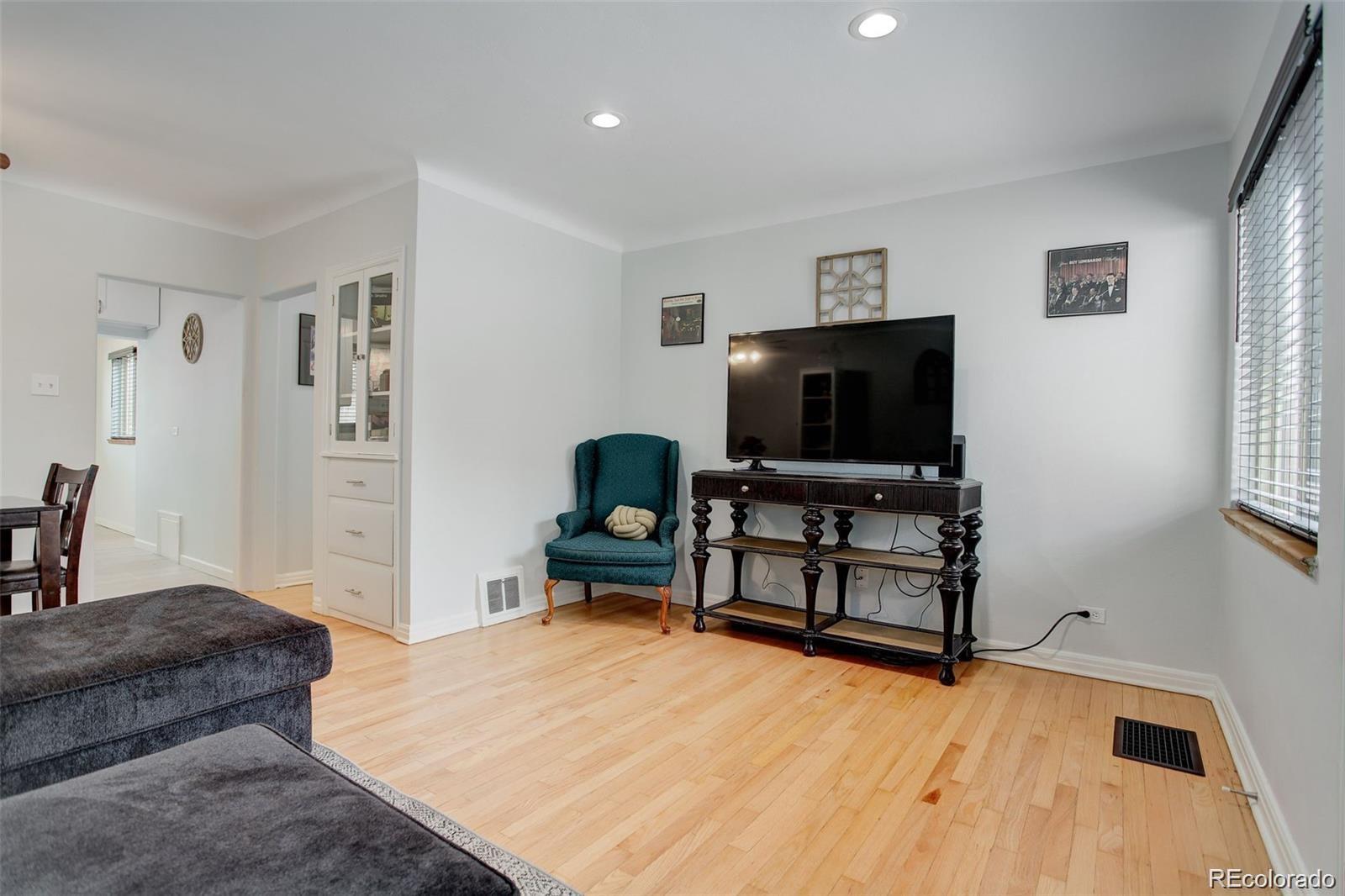 MLS Image #5 for 950  jasmine street,denver, Colorado