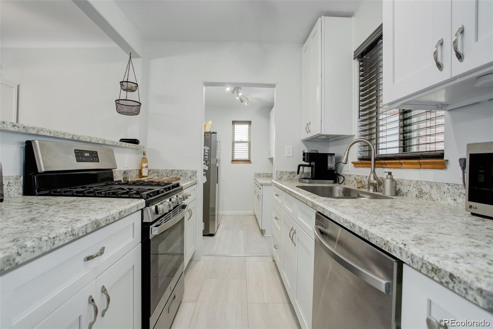 MLS Image #7 for 950  jasmine street,denver, Colorado