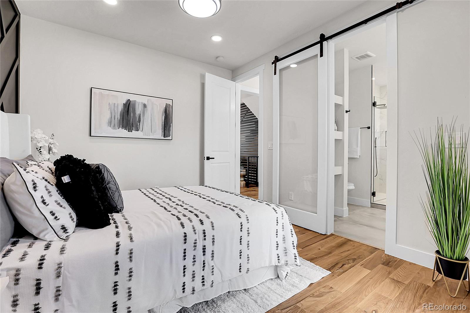 MLS Image #11 for 2827  bellaire street,denver, Colorado