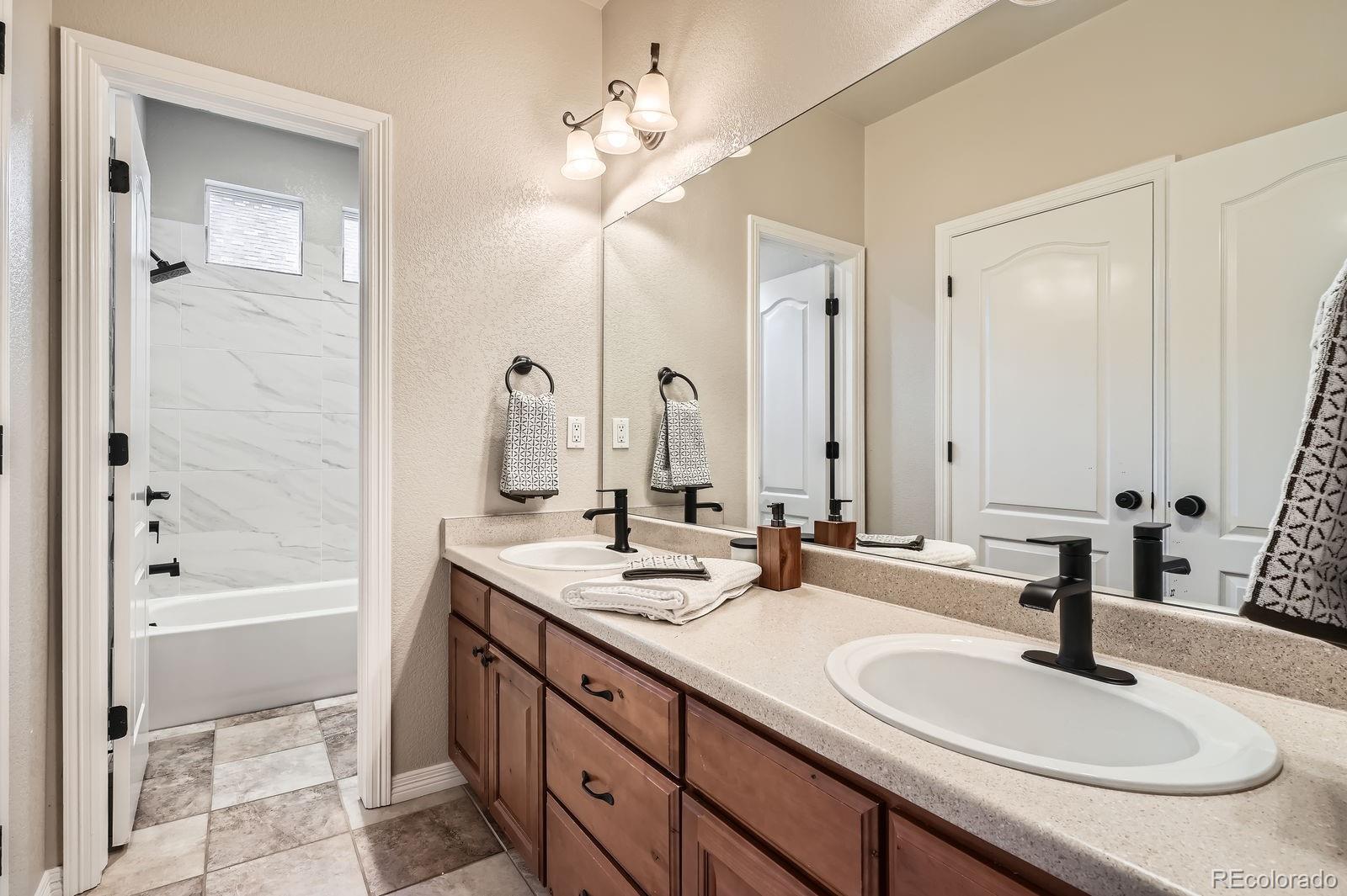MLS Image #26 for 1710 s poplar street,denver, Colorado