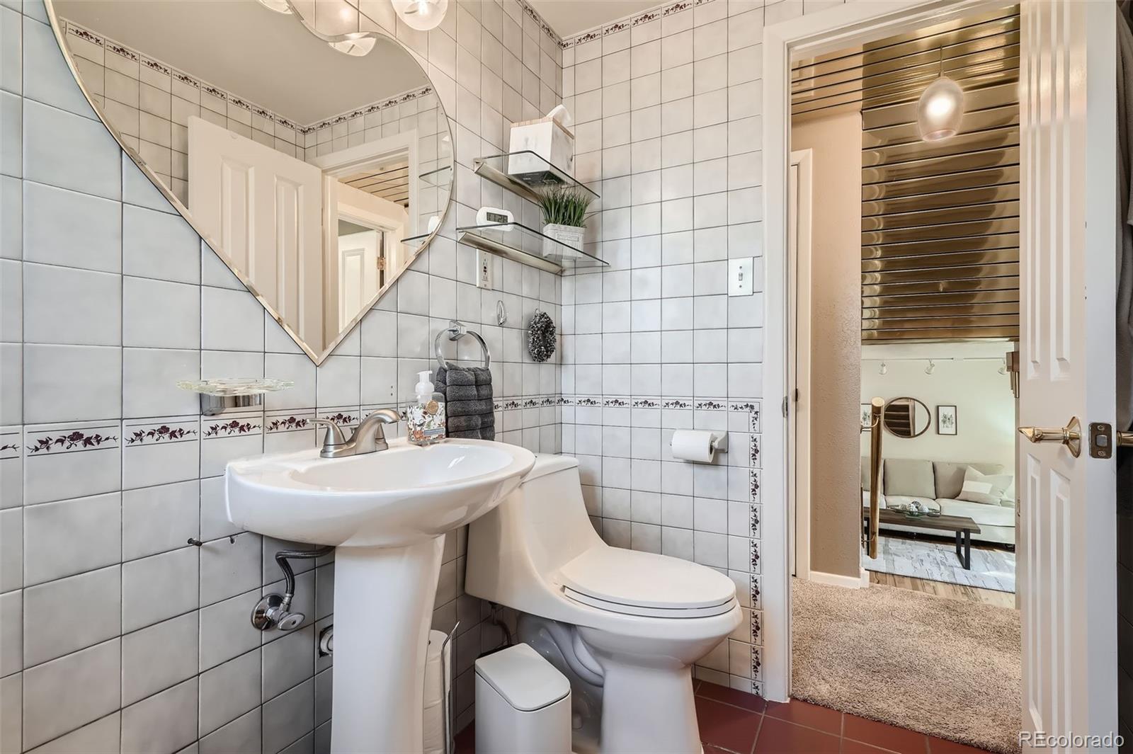 MLS Image #17 for 975 s queen way,lakewood, Colorado