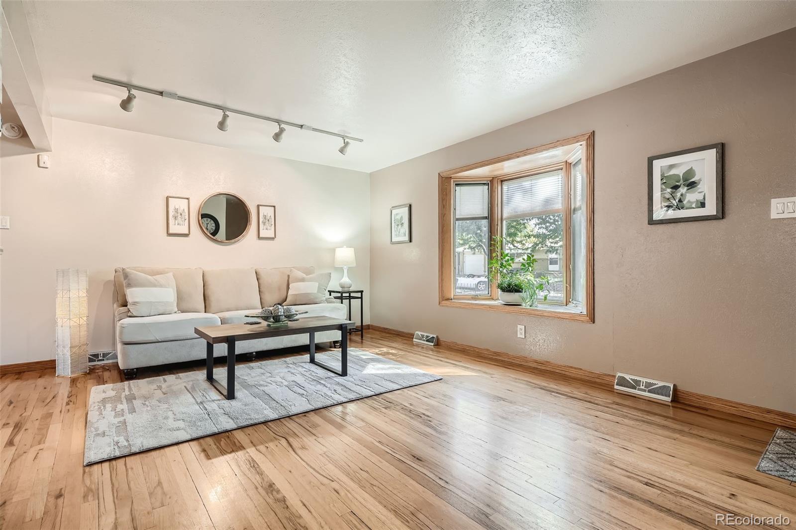 MLS Image #5 for 975 s queen way,lakewood, Colorado