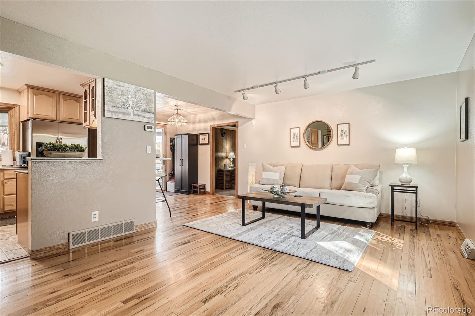 MLS Image #6 for 975 s queen way,lakewood, Colorado