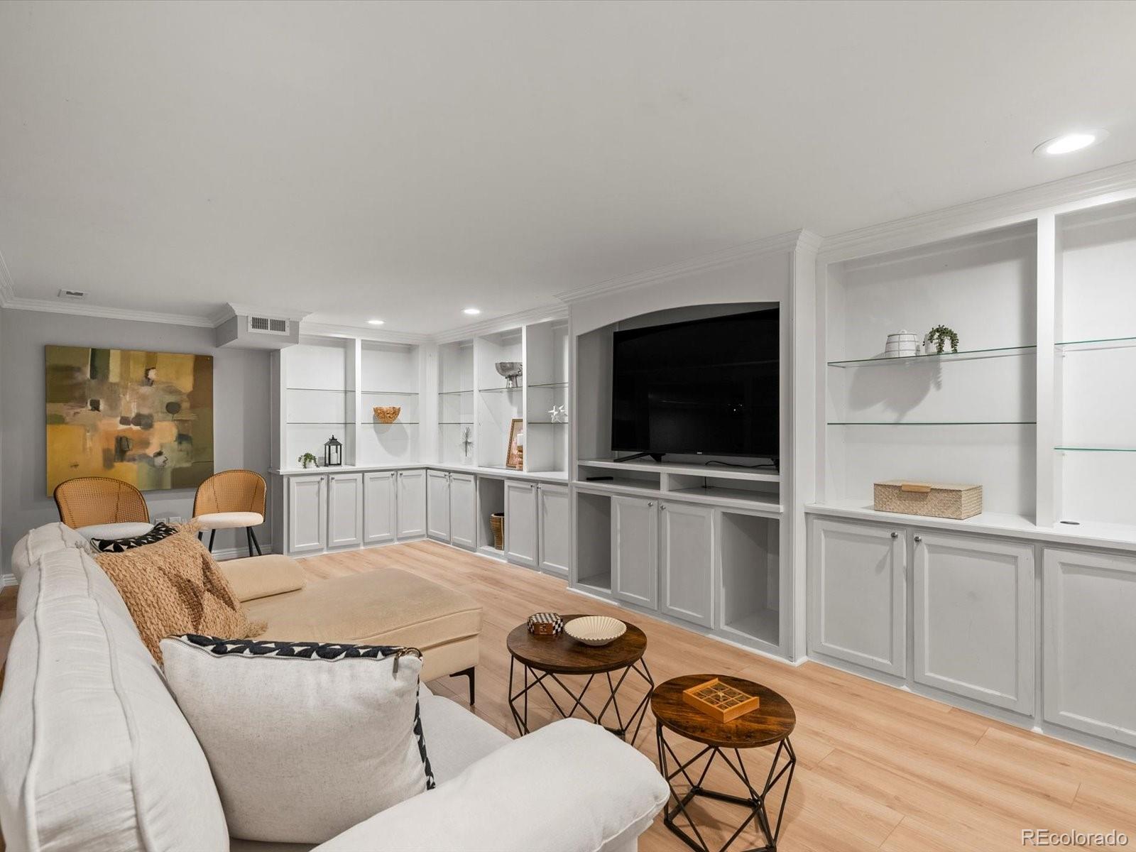 MLS Image #16 for 405 s university boulevard,denver, Colorado