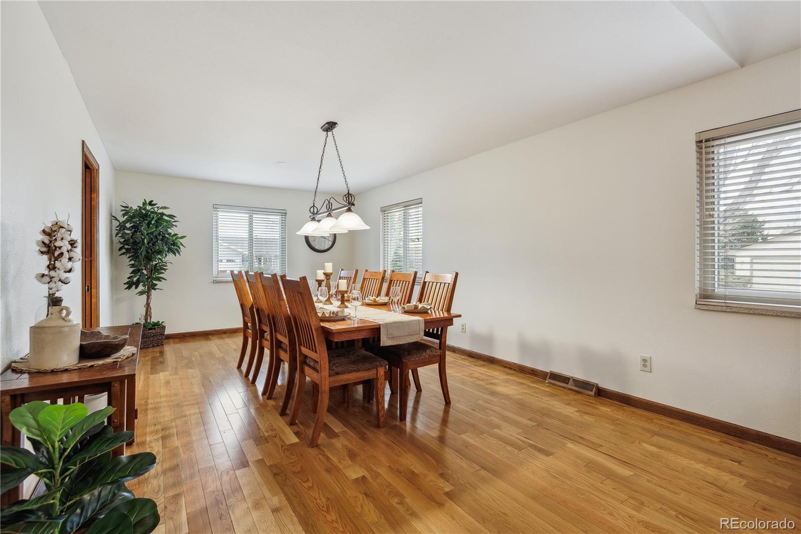 MLS Image #15 for 3298 s krameria street,denver, Colorado