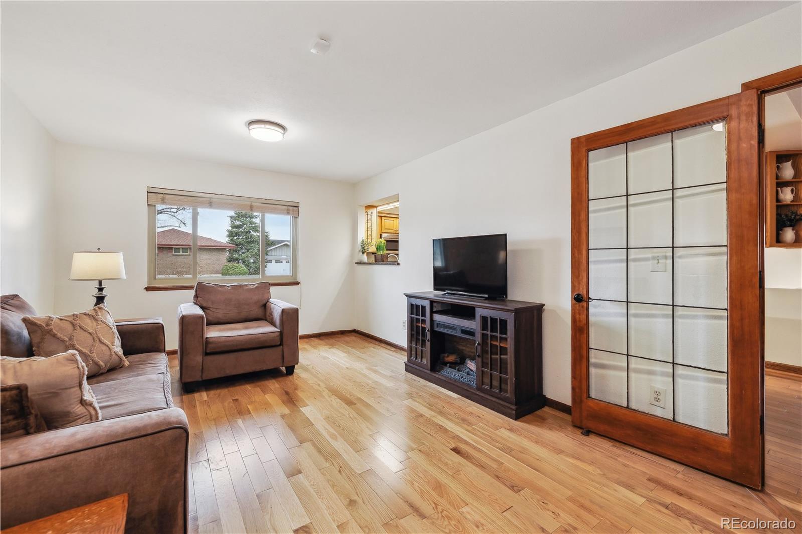MLS Image #18 for 3298 s krameria street,denver, Colorado
