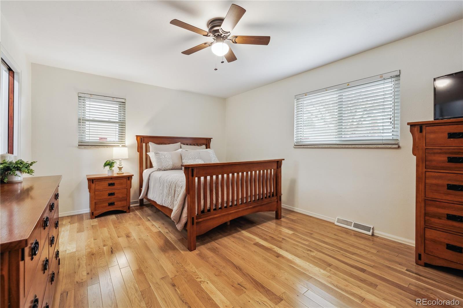 MLS Image #20 for 3298 s krameria street,denver, Colorado