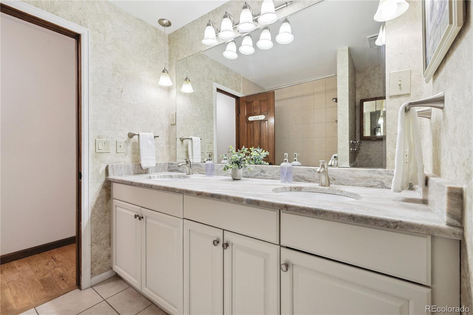 MLS Image #28 for 3298 s krameria street,denver, Colorado