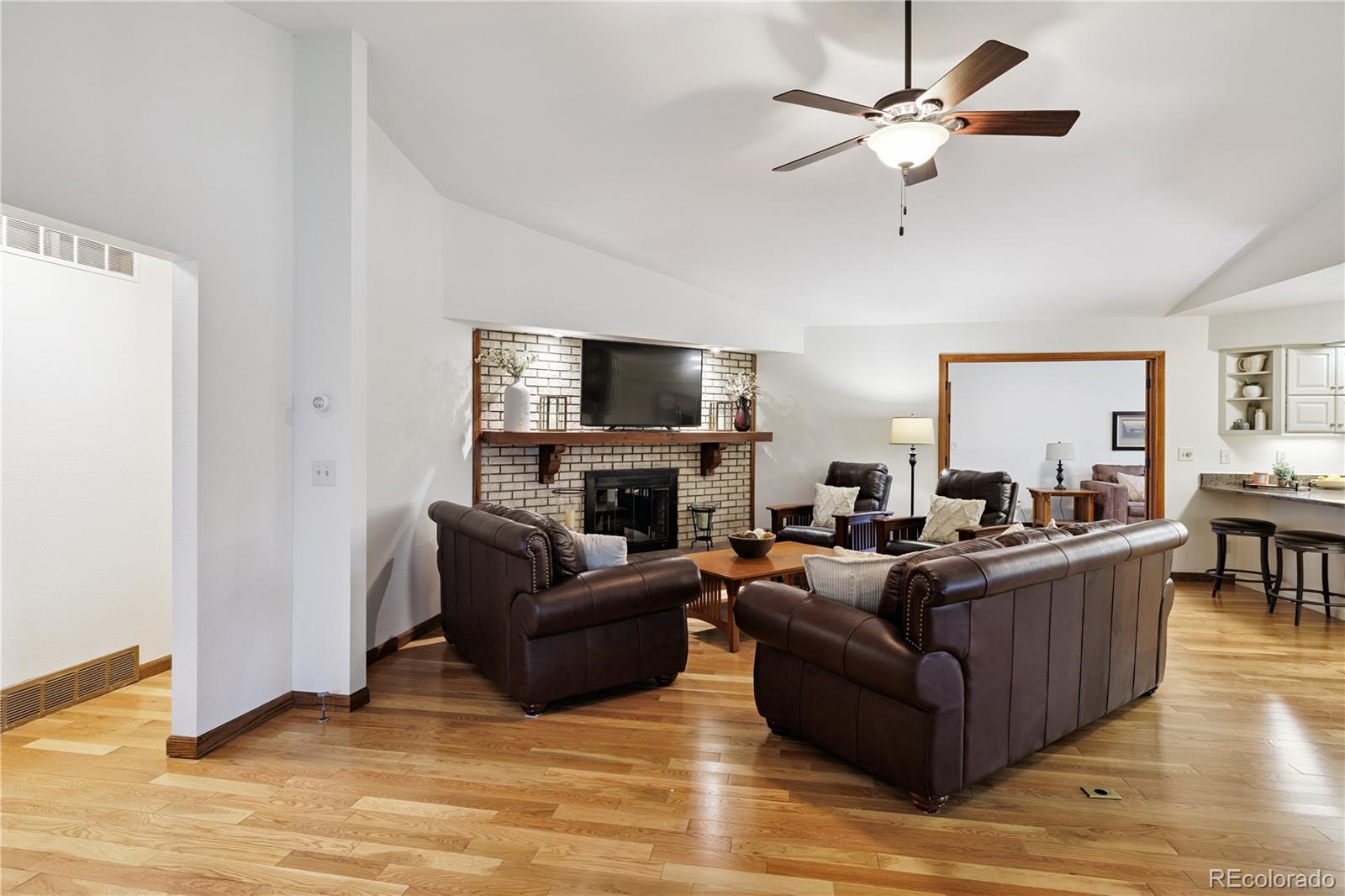 MLS Image #7 for 3298 s krameria street,denver, Colorado
