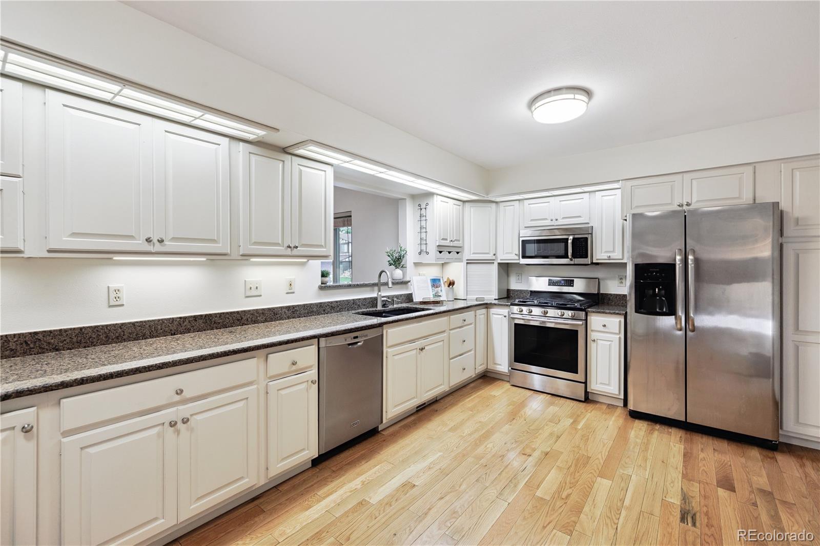MLS Image #9 for 3298 s krameria street,denver, Colorado