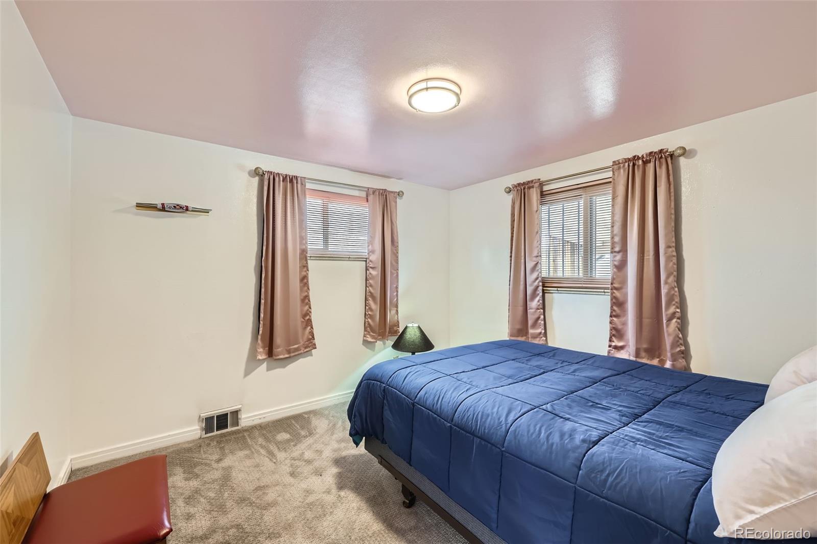 MLS Image #13 for 1328 s zuni street,denver, Colorado