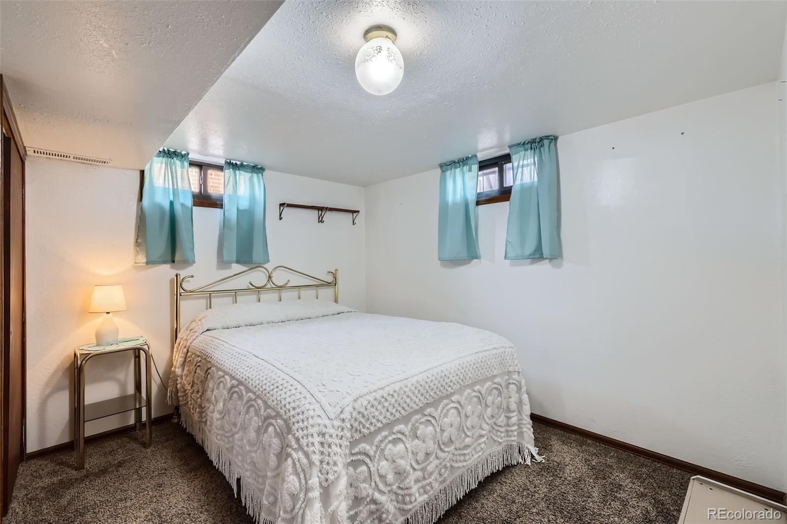 MLS Image #16 for 1328 s zuni street,denver, Colorado